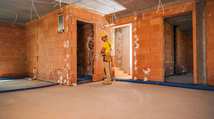 Expert Emergency Roof Repairs services in Fowlerville, MI
